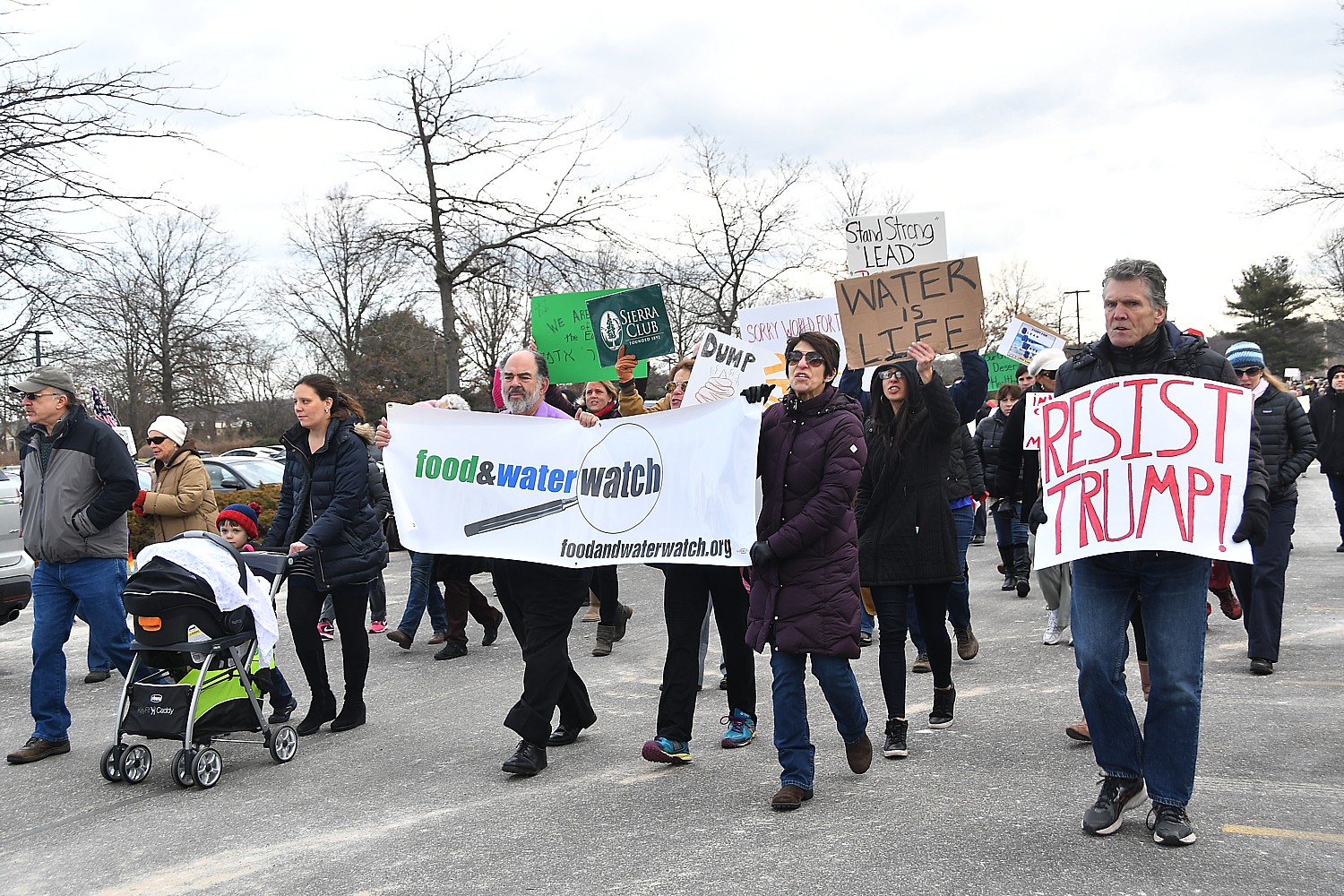 Long Island environmental activists tell Senator Schumer, “Resist Trump” © 2017 Karen Rubin/news-photos-features.com